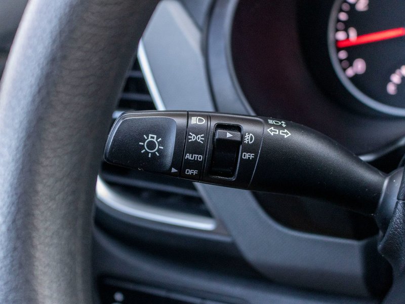 2022 Kia Seltos LX BLANC TRES BAS KILO 1 OWNER