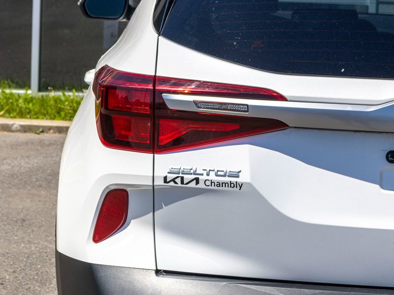 2022 Kia Seltos LX BLANC TRES BAS KILO 1 OWNER