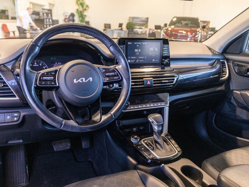 Kia Seltos EX AWD BLANC CUIR TOIT BAS KILO 2022 1 PROPRIO PAS DE RECLAMATION AU CARFAX