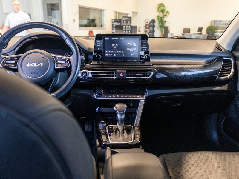 Kia Seltos EX AWD BLANC CUIR TOIT BAS KILO 2022 1 PROPRIO PAS DE RECLAMATION AU CARFAX
