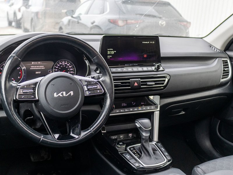 Kia Seltos EX PREMIUM AWD BLANC CUIR TOIT 2023 1 PROPRIO