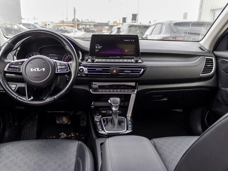 Kia Seltos EX PREMIUM AWD BLANC CUIR TOIT 2023 1 PROPRIO