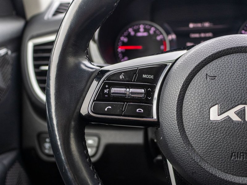 Kia Seltos EX PREMIUM AWD BLANC CUIR TOIT 2023 1 PROPRIO