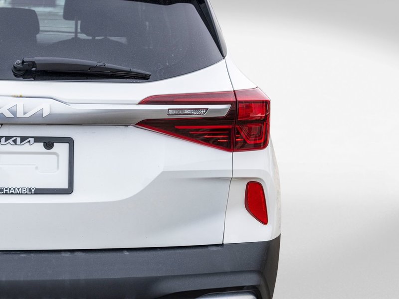 Kia Seltos EX PREMIUM AWD BLANC CUIR TOIT 2023 1 PROPRIO