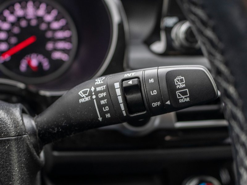 Kia Seltos EX PREMIUM AWD BLANC CUIR TOIT 2023 1 PROPRIO