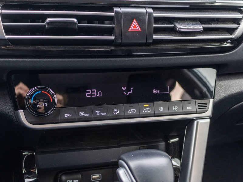 Kia Seltos EX PREMIUM AWD BLANC CUIR TOIT 2023 1 PROPRIO