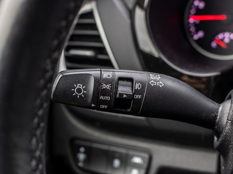 Kia Seltos EX PREMIUM AWD BLANC CUIR TOIT 2023 1 PROPRIO