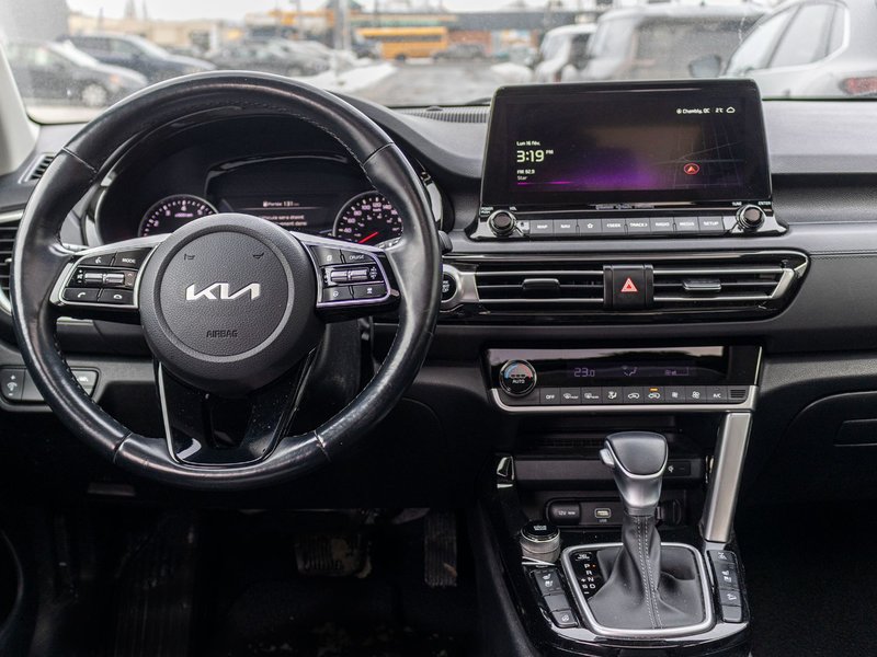 Kia Seltos EX PREMIUM AWD BLANC CUIR TOIT 2023 1 PROPRIO