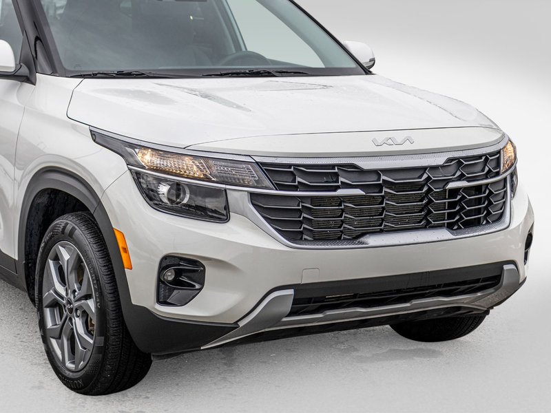 Kia Seltos LX AWD BLANC BAS KILO 2024 1 PROPRIO PAS DE RECLAMATION AU CARFAX