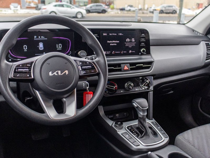 Kia Seltos LX AWD BLANC BAS KILO 2024 1 PROPRIO PAS DE RECLAMATION AU CARFAX