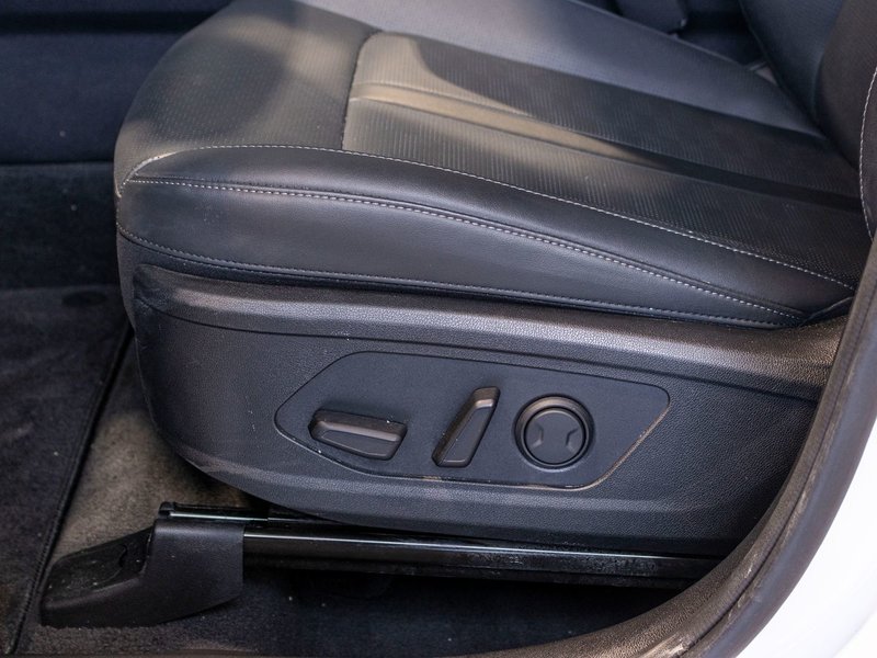 Kia SORENTO EX 2.5T AWD (PREM PAINT) EX AWD BLANC CUIR NOIR 977KM WOW 2025 EN INVENTAIRE