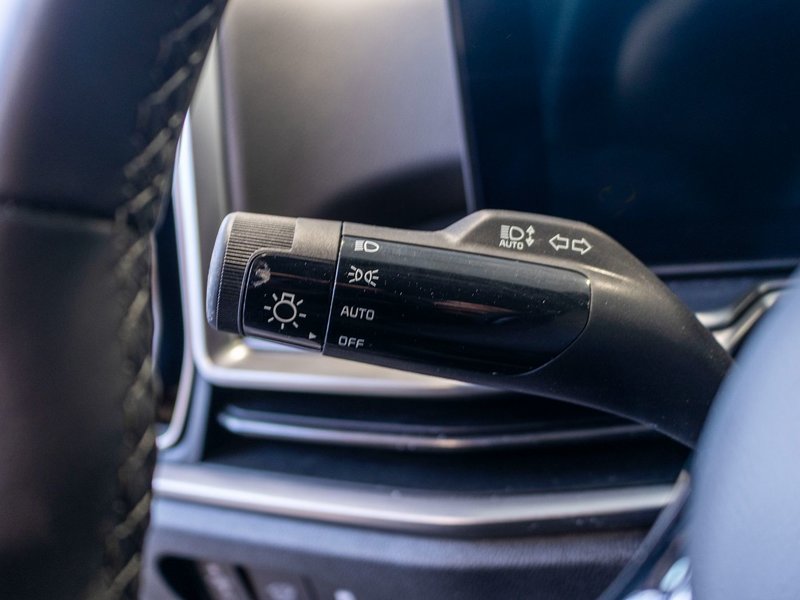 Kia SORENTO EX 2.5T AWD (PREM PAINT) EX AWD BLANC CUIR NOIR 977KM WOW 2025 EN INVENTAIRE