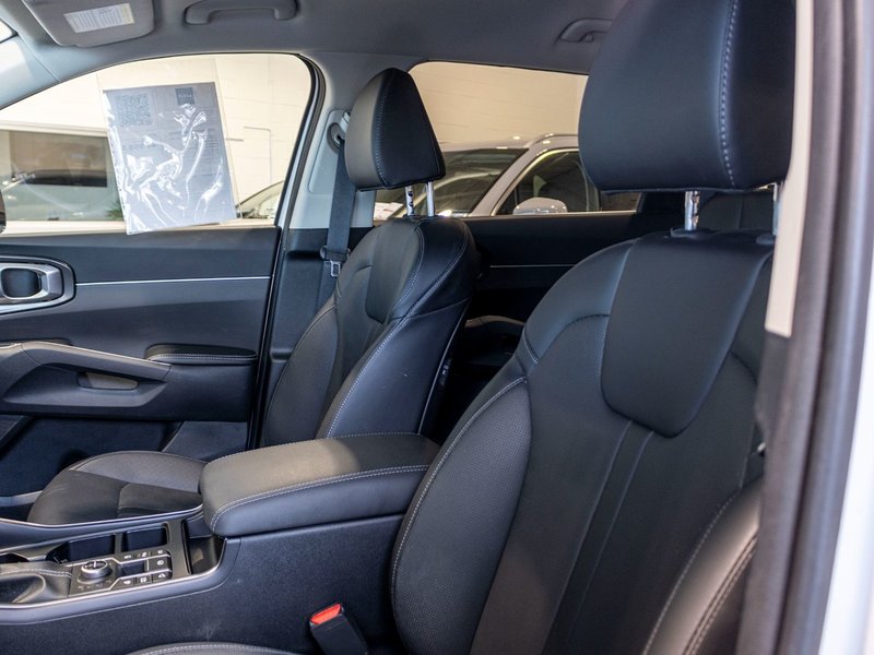 Kia SORENTO EX 2.5T AWD (PREM PAINT) EX AWD BLANC CUIR NOIR 977KM WOW 2025 EN INVENTAIRE