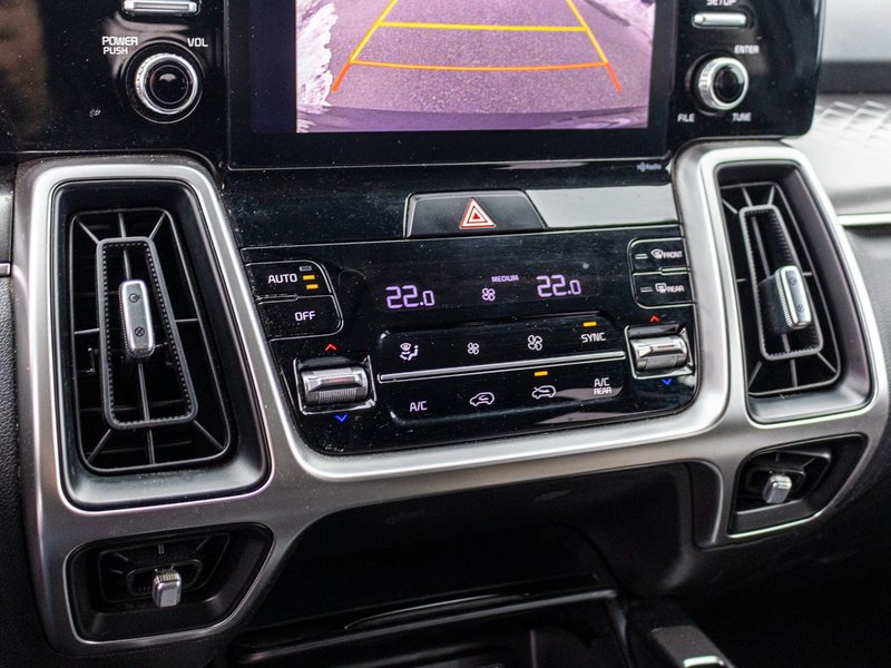 2022 Kia SORENTO LX 2.5L AWD (PREM PAINT) LX PREMIUM AWD 7 PASSAGERS 1 OWNER NO CARFAX CLAIM