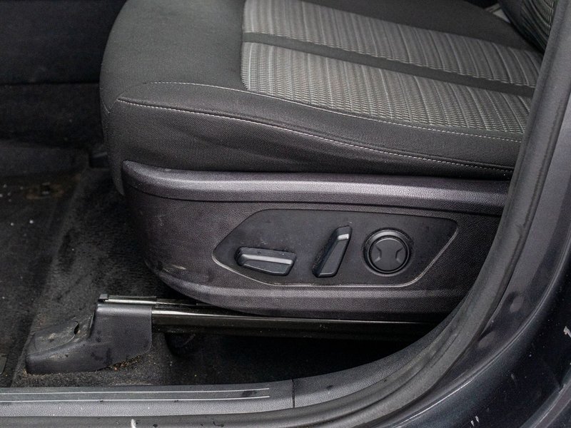 2022 Kia SORENTO LX 2.5L AWD (PREM PAINT) LX PREMIUM AWD 7 PASSAGERS 1 OWNER NO CARFAX CLAIM