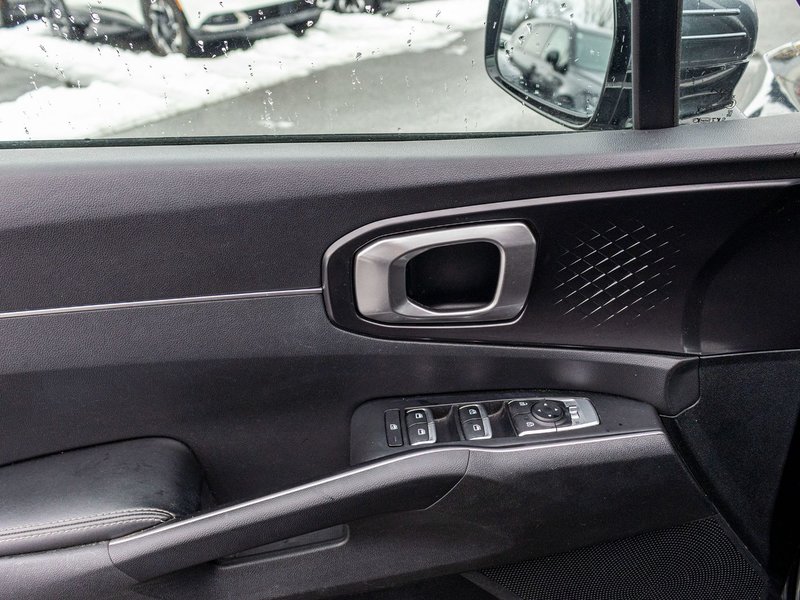 2022 Kia SORENTO LX 2.5L AWD (PREM PAINT) LX PREMIUM AWD 7 PASSAGERS 1 OWNER NO CARFAX CLAIM