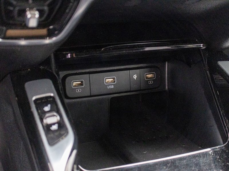2023 Kia Sorento SX AWD 6 PASSAGERS NEW WINDSHIELD