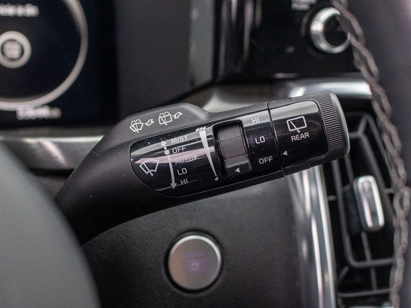 Kia Sorento SX AWD 6 PASS CUIR TOIT NAV 2023 1 PROPRIO PAS DE RECLAMATION AU CARFAX