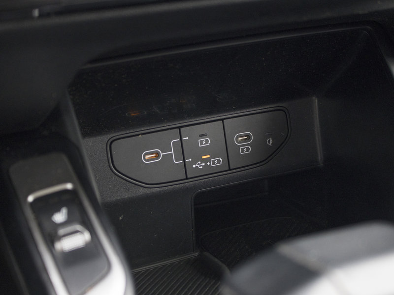 Kia SORENTO EX 2.5T AWD (PREM PAINT) EX AWD CUIR NOIR SUR NOIR 2024 1 PROPRIO PAS DE RECLAMATION AU CARFAX