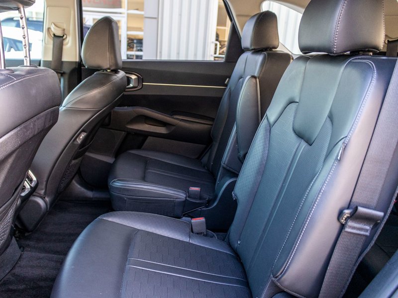 Kia Sorento EX AWD NOIR CUIR 36470KM 2024 PAS DE RECLAMATION AU CARFAX