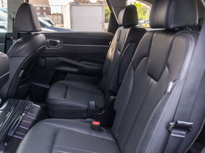 2025 Kia Sorento X-LINE CUIR TOIT AWD COMME NEUF 1 OWNER NO CARFAX CLAIM