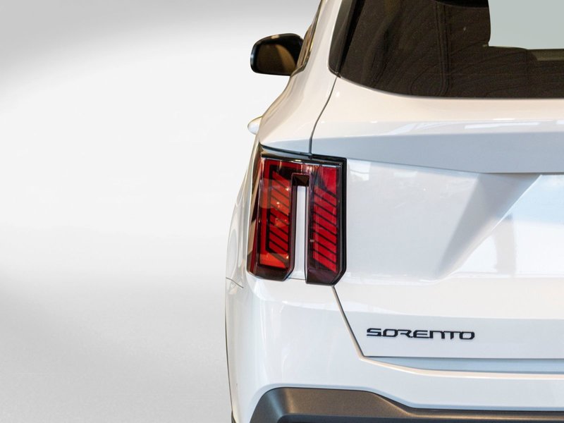 Kia Sorento X-LINE LIMITED AWD CUIR TOIT BLANC 2025 1 PROPRIO PAS DE RECLAMATION AU CARFAX