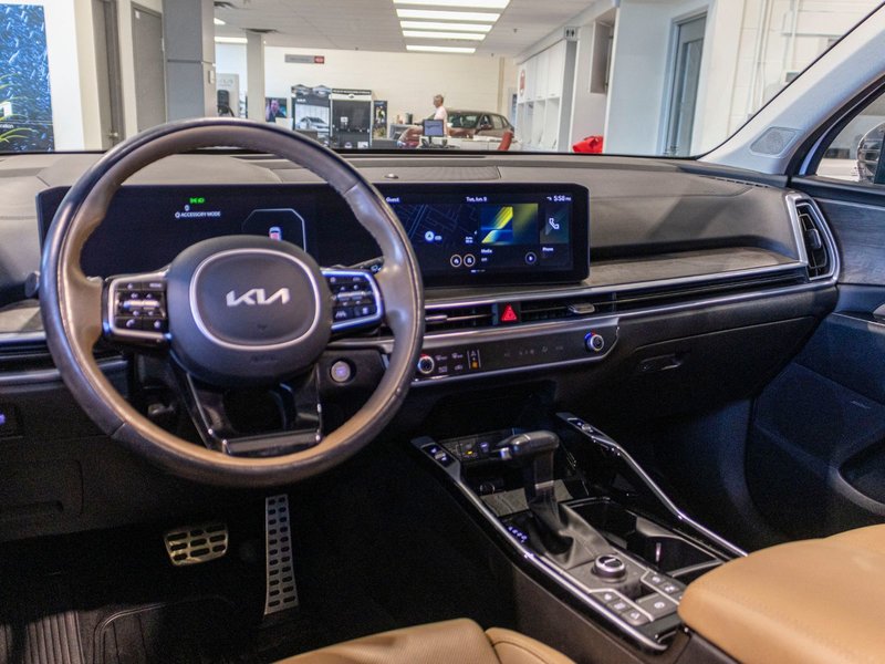 Kia Sorento X-LINE LIMITED AWD CUIR TOIT BLANC 2025 1 PROPRIO PAS DE RECLAMATION AU CARFAX