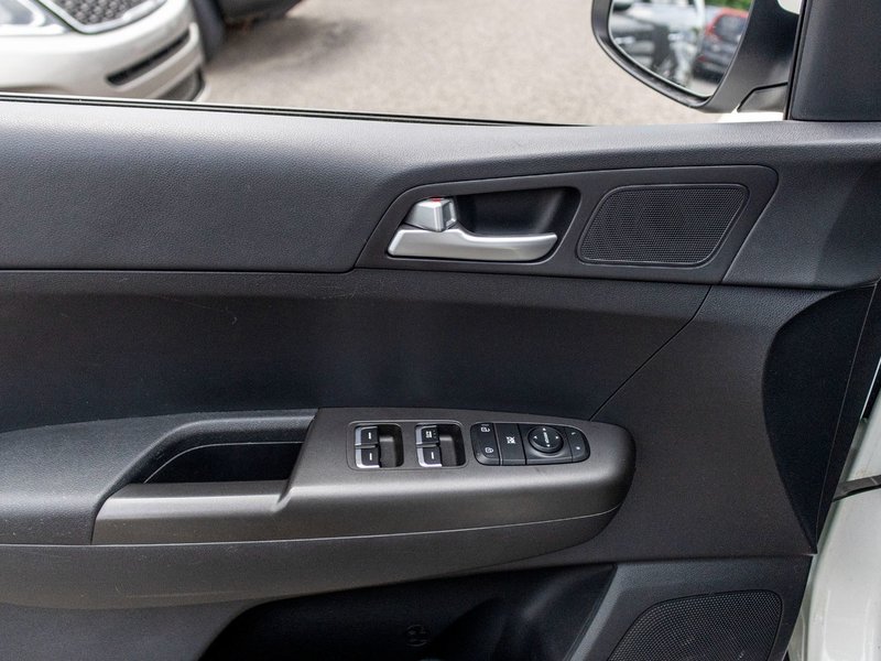 Kia Sportage LX BLANC 68856KM SEULEMENT 2021 1 PROPRIO
