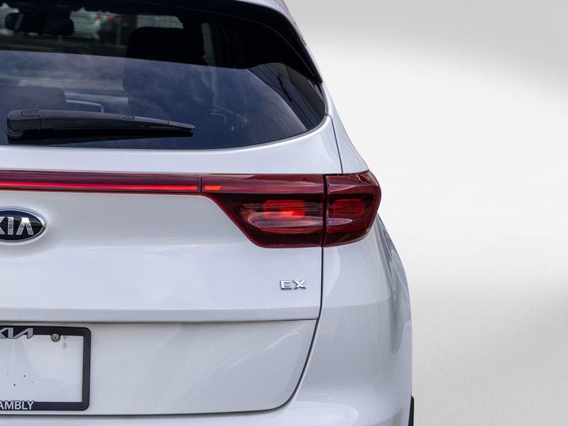 Kia Sportage EX TOIT AWD BLANC 55825KM 2022 1 PROPRIO PAS DE RECLAMATION AU CARFAX