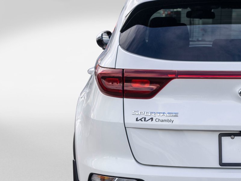 Kia Sportage EX TOIT AWD BLANC 55825KM 2022 1 PROPRIO PAS DE RECLAMATION AU CARFAX