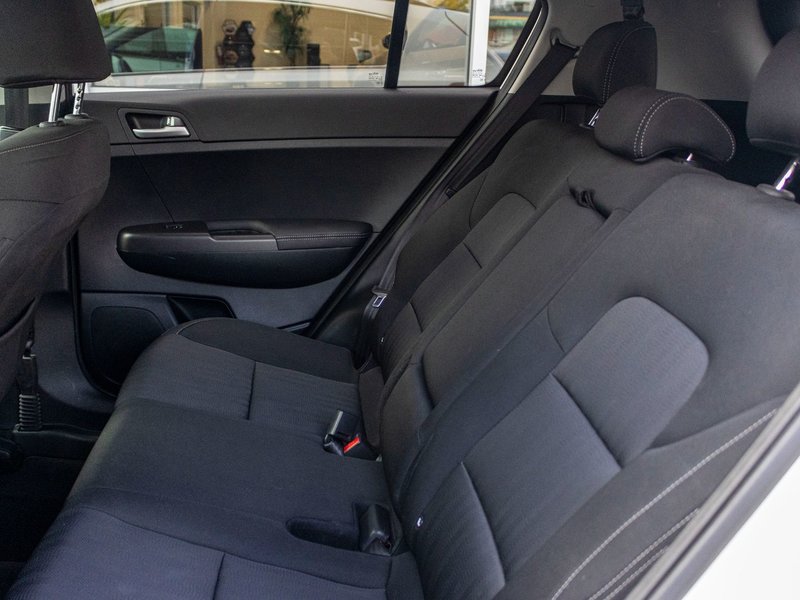 Kia Sportage EX TOIT AWD BLANC 55825KM 2022 1 PROPRIO PAS DE RECLAMATION AU CARFAX