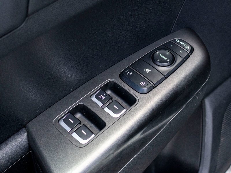 Kia Sportage EX TOIT AWD BLANC 55825KM 2022 1 PROPRIO PAS DE RECLAMATION AU CARFAX