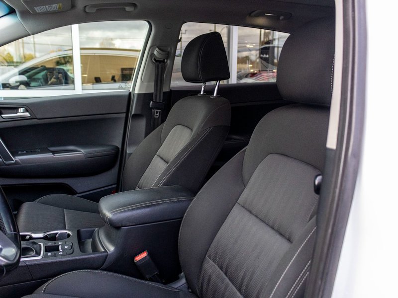 Kia Sportage EX TOIT AWD BLANC 55825KM 2022 1 PROPRIO PAS DE RECLAMATION AU CARFAX