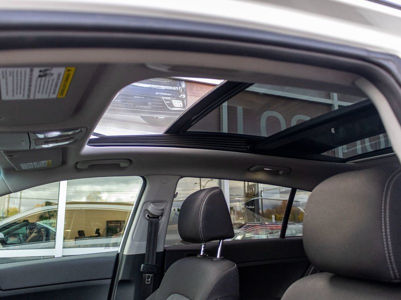 Kia Sportage EX TOIT AWD BLANC 55825KM 2022 1 PROPRIO PAS DE RECLAMATION AU CARFAX