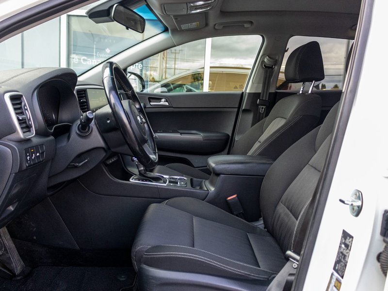 Kia Sportage EX TOIT AWD BLANC 55825KM 2022 1 PROPRIO PAS DE RECLAMATION AU CARFAX