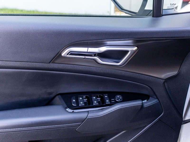 Kia Sportage EX AWD BLANC CUIR TOIT NAV 38001KM 2024 1 PROPRIO PAS DE RECLAMATION AU CARFAX