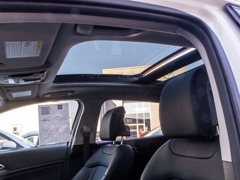 Kia Sportage EX AWD BLANC CUIR TOIT NAV 38001KM 2024 1 PROPRIO PAS DE RECLAMATION AU CARFAX