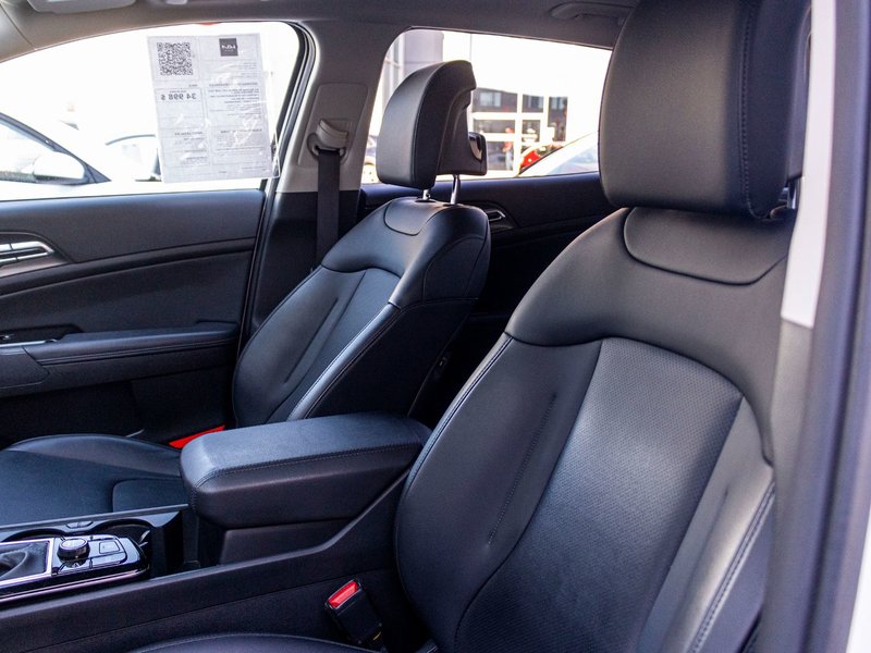 Kia Sportage EX AWD BLANC CUIR TOIT NAV 38001KM 2024 1 PROPRIO PAS DE RECLAMATION AU CARFAX