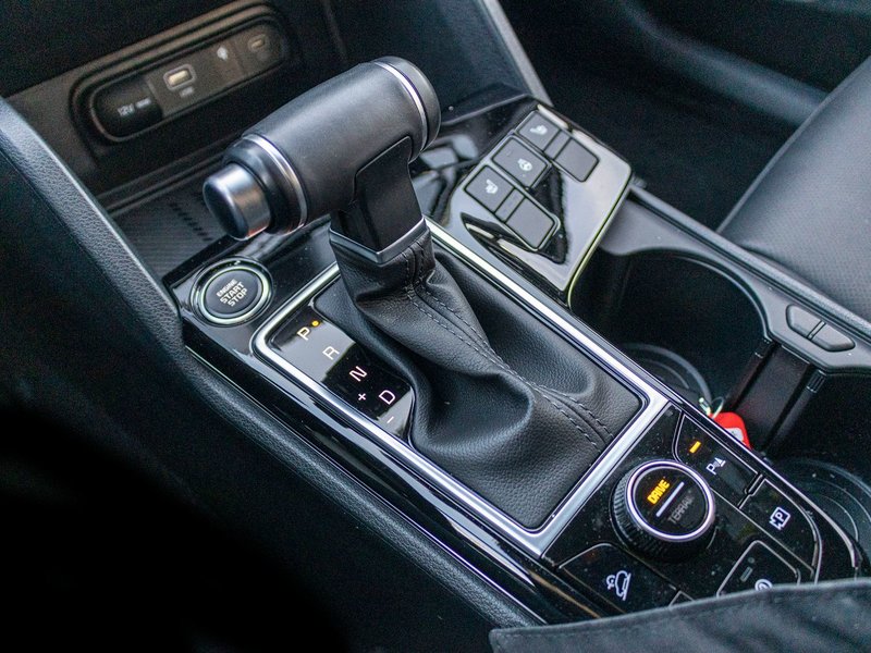 Kia Sportage X-LINE AWD GRIS CUIR NOIR 14564KM WOW 2024 1 PROPRIO PAS DE RECLAMATION AU CARFAX