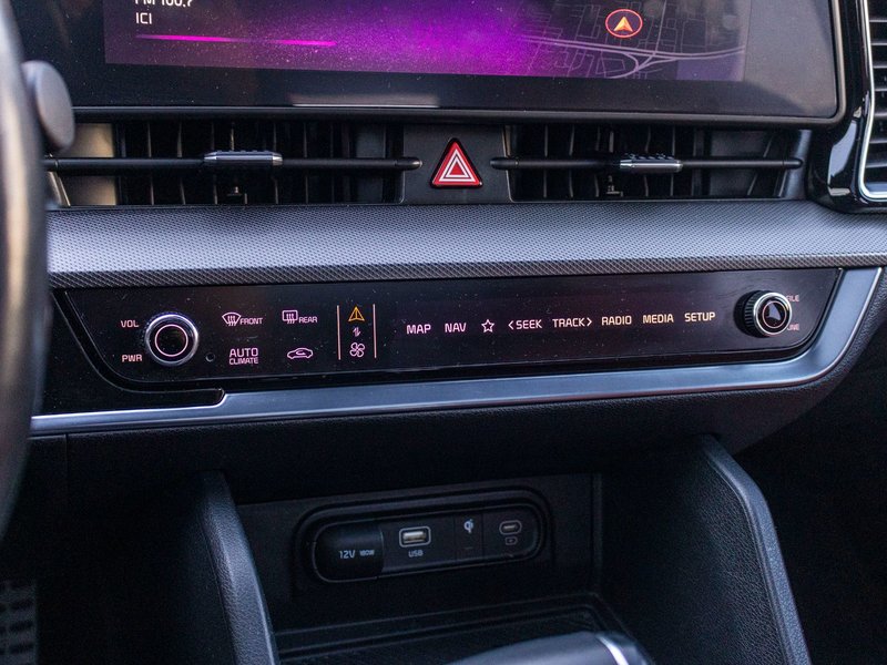 Kia Sportage EX PREMIUM BLANC CUIR ROUGE WOW 2025 PAS DE RECLAMATION AU CARFAX