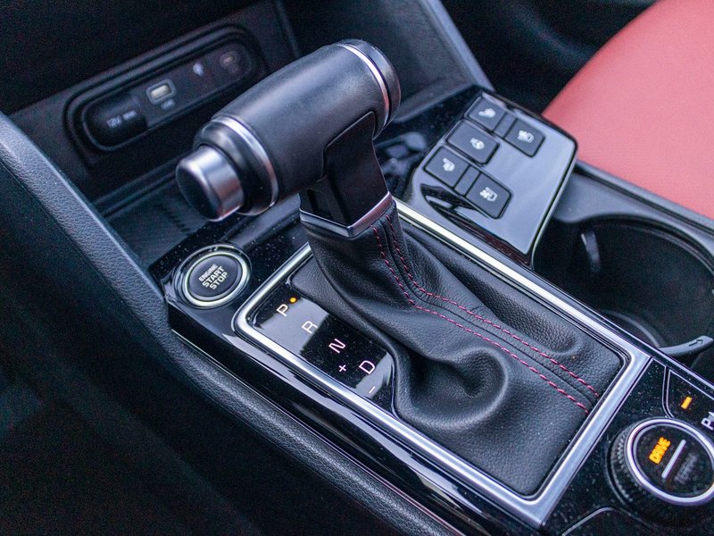 Kia Sportage EX PREMIUM BLANC CUIR ROUGE WOW 2025 PAS DE RECLAMATION AU CARFAX