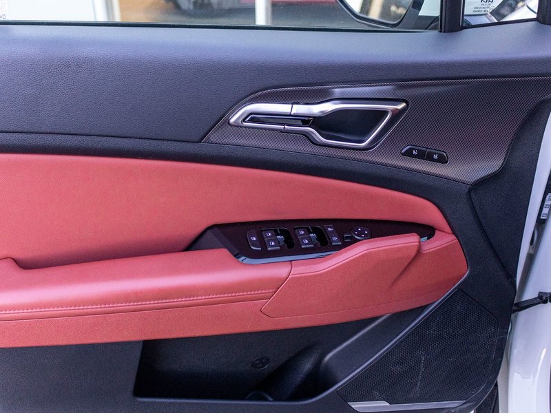 Kia Sportage EX PREMIUM BLANC CUIR ROUGE WOW 2025 PAS DE RECLAMATION AU CARFAX