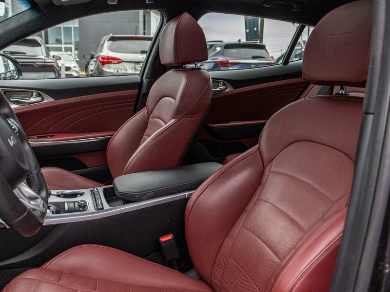 Kia Stinger GT ELITE RARE AWD CUIR ROUGE TOIT BAS KILO 2023