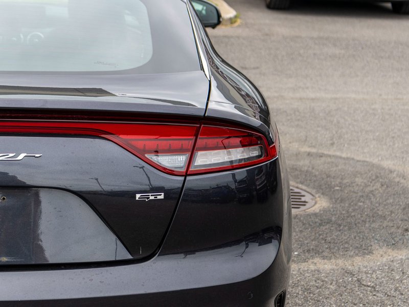 Kia Stinger GT ELITE RARE AWD CUIR ROUGE TOIT BAS KILO 2023