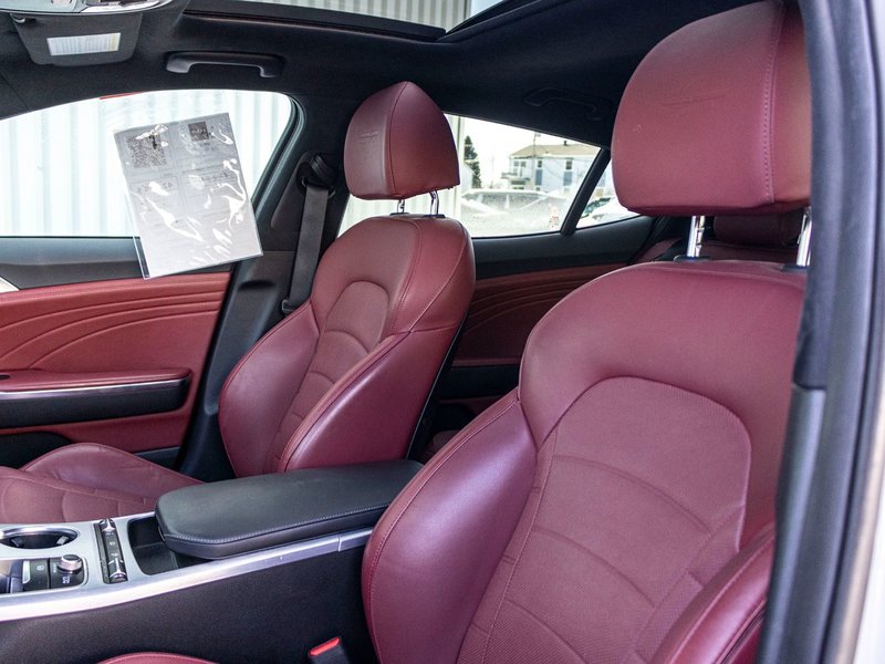 Kia Stinger EDITION SPECIALE  AWD GRIS CUIR ROUGE 2023 1 PROPRIO PAS DE RECLAMATION AU CARFAX