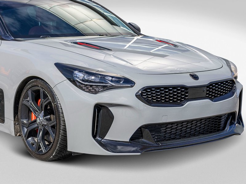 Kia Stinger EDITION SPECIALE  AWD GRIS CUIR ROUGE 2023 1 PROPRIO PAS DE RECLAMATION AU CARFAX