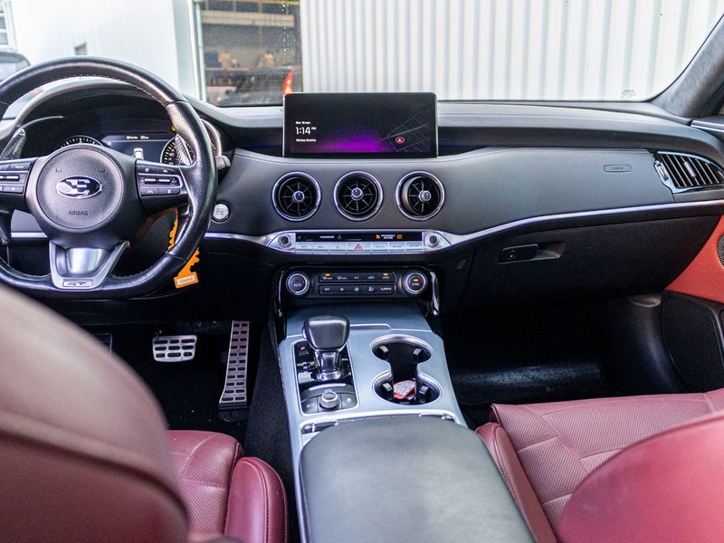 Kia Stinger EDITION SPECIALE  AWD GRIS CUIR ROUGE 2023 1 PROPRIO PAS DE RECLAMATION AU CARFAX