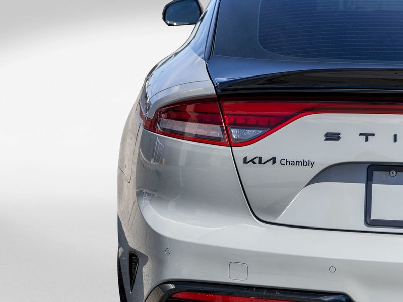 Kia Stinger EDITION SPECIALE  AWD GRIS CUIR ROUGE 2023 1 PROPRIO PAS DE RECLAMATION AU CARFAX