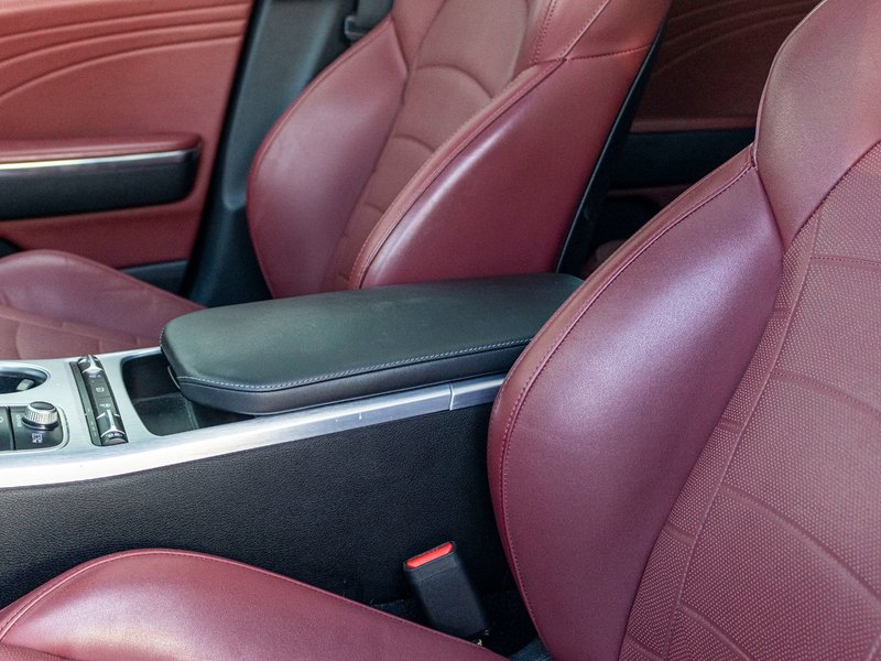 Kia Stinger EDITION SPECIALE  AWD GRIS CUIR ROUGE 2023 1 PROPRIO PAS DE RECLAMATION AU CARFAX