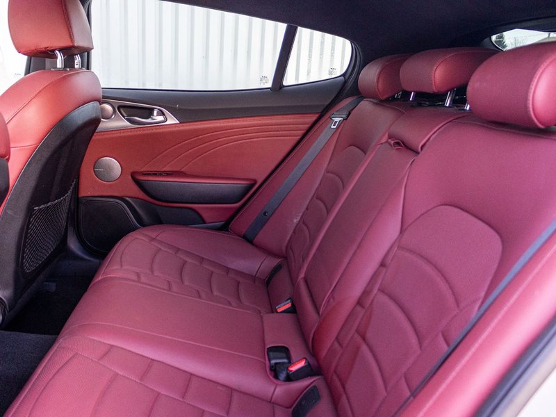 Kia Stinger EDITION SPECIALE  AWD GRIS CUIR ROUGE 2023 1 PROPRIO PAS DE RECLAMATION AU CARFAX